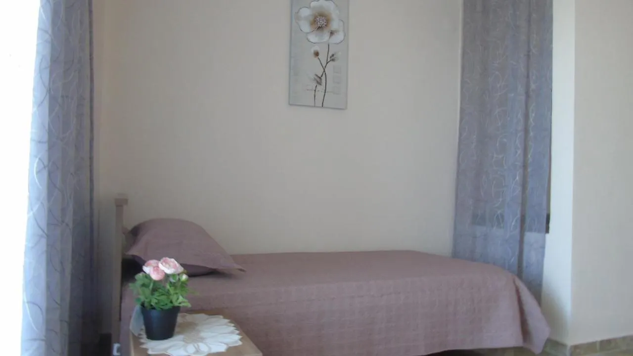 Mihalis Apartment Nikiti   Nikiti (Sithonia)